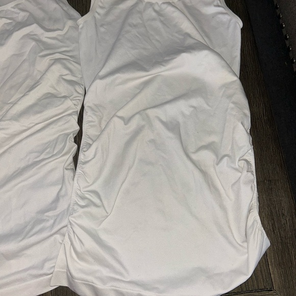 😍Lot of 2 Women's maternity White Tank Tops - Picture 4 of 4